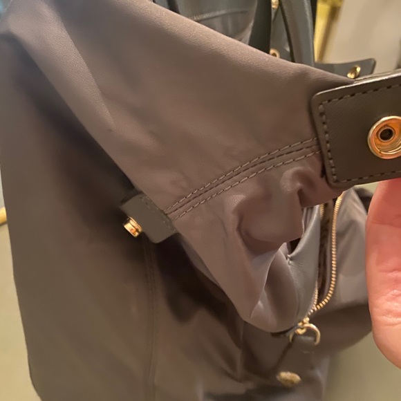 Henri Bendel jetsetter wheelie carry on 💗 - Picture 7 of 10